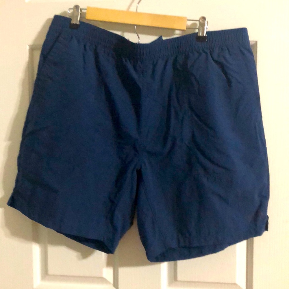 The North Face mens shorts size XL like new Navy Blue
